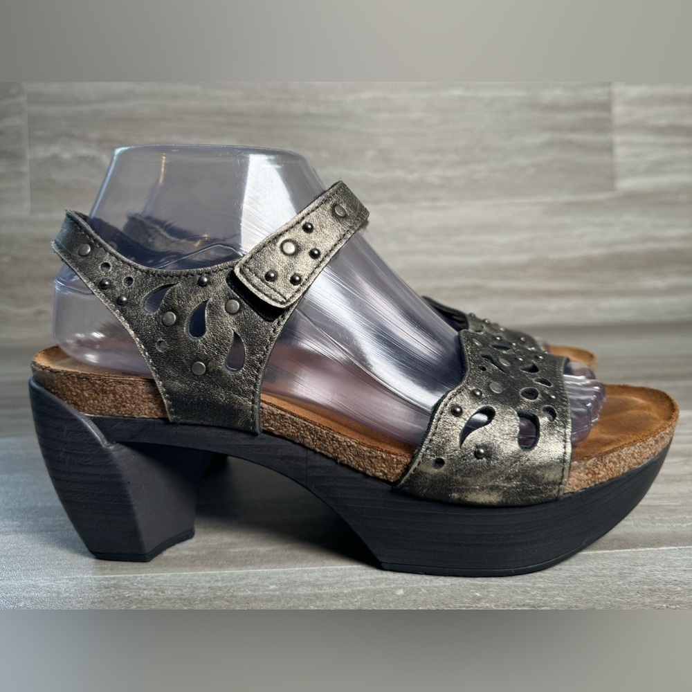 Naot Pewter Cut-Out Women's Sandals